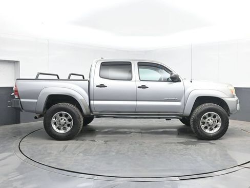 Used 2015 Toyota Tacoma 4x4 Double Cab w/ SR5 Package image 11