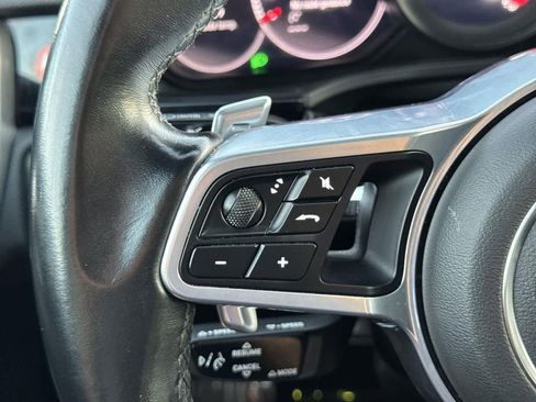 Used 2023 Porsche Cayenne image 23