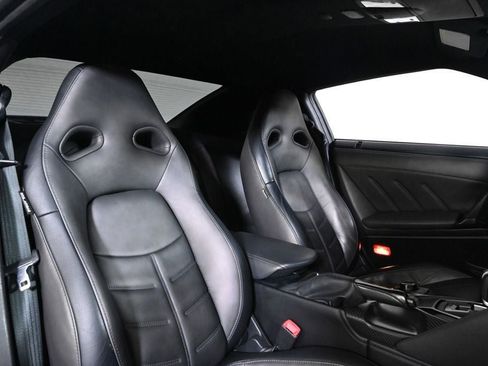 Used 2018 Nissan GT-R Premium w/ Premium Interior Package AWD/4WD image 17