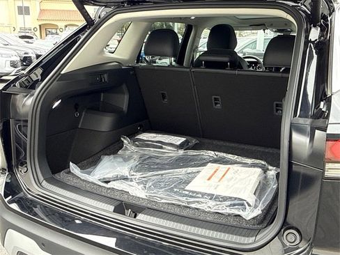 New 2026 Volkswagen Tiguan SE image 11