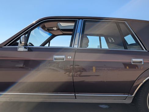 Used 1987 Lincoln Continental Signature RWD image 31