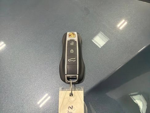 Used 2020 Porsche Cayenne AWD/4WD image 26
