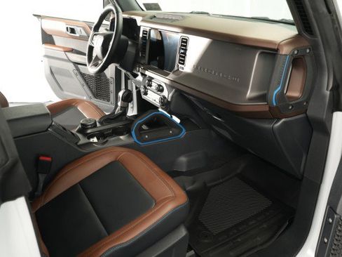 Used 2023 Ford Bronco Outer Banks w/ Sasquatch Package AWD/4WD image 47