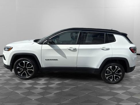 Used 2023 Jeep Compass Limited image 4