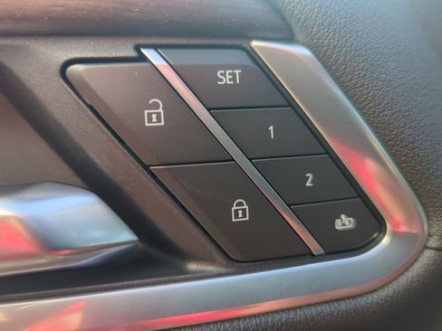 Used 2025 Chevrolet Silverado 1500 High Country w/ Z71 Off-Road Package image 31