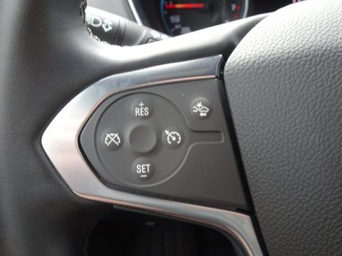 Used 2023 Chevrolet Traverse LT FWD image 23