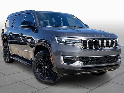 Used 2023 Jeep Wagoneer 2WD image 4