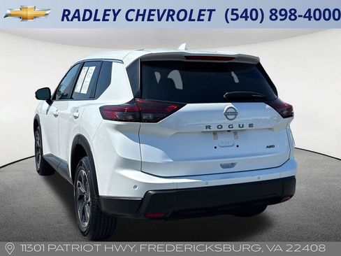 Used 2025 Nissan Rogue SV AWD/4WD image 18