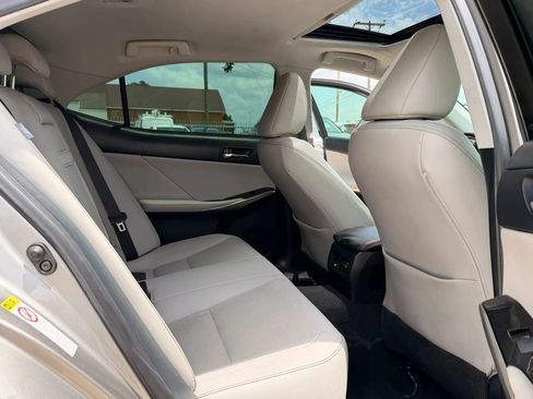 Used 2016 Lexus IS 200t RWD image 16