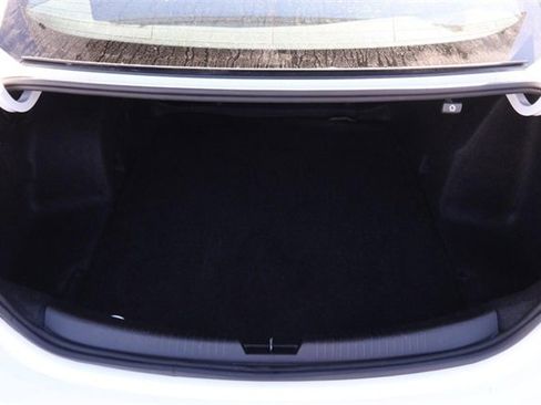 Used 2024 Chevrolet Malibu LT image 7