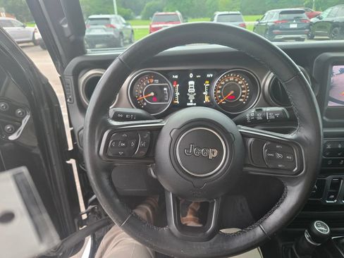Used 2020 Jeep Wrangler Sport AWD/4WD image 10