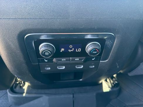 Used 2024 Chevrolet Suburban High Country w/ Advanced Technology Package AWD/4WD image 18