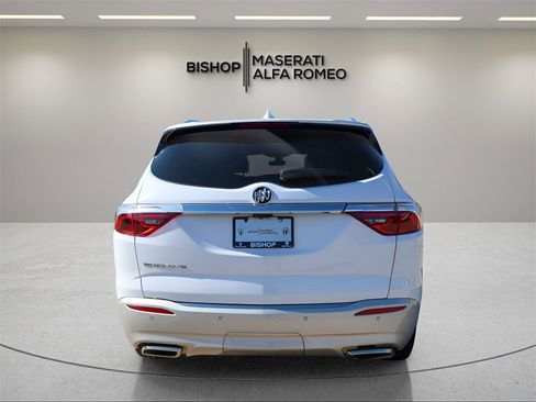 Used 2024 Buick Enclave Premium image 6