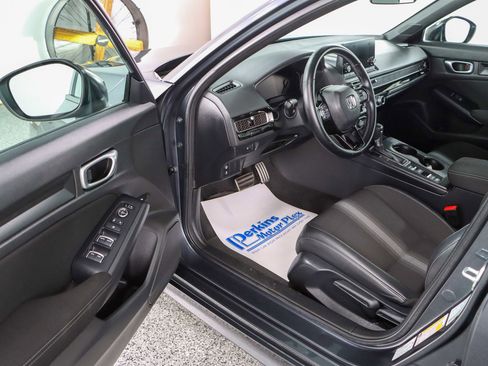 Used 2023 Honda Civic Sport image 3