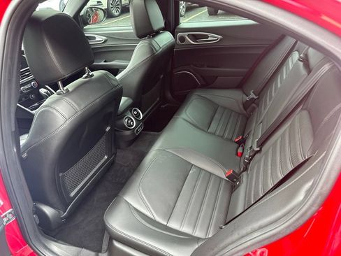 Used 2022 Alfa Romeo Giulia Veloce AWD/4WD image 50