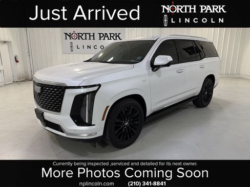 Used 2025 Cadillac Escalade Premium Luxury w/ Touring Package image 1