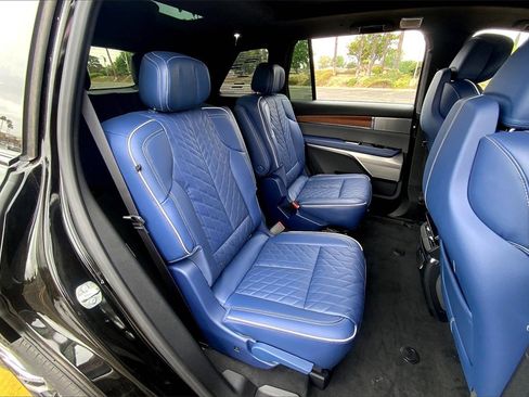 New 2026 Cadillac Vistiq Premium Luxury image 32