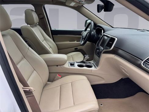 Used 2017 Jeep Grand Cherokee Limited w/ Luxury Group II image 17