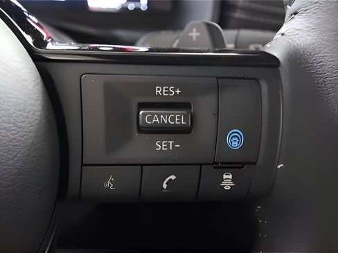 Used 2024 Nissan Rogue SL w/ SL Premium Package FWD image 18