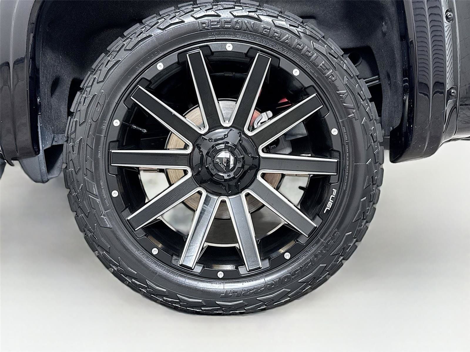 Used 2023 GMC Sierra 1500 AT4 w/ AT4 Premium Package AWD/4WD image 34