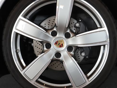 New 2025 Porsche 718 Cayman image 12