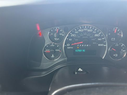 Used 2013 Chevrolet Express 2500 RWD image 19