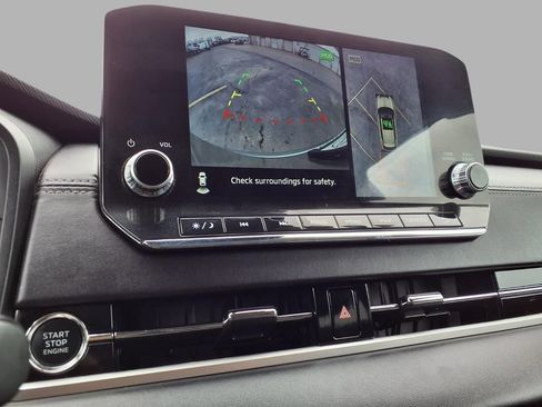 Used 2024 Mitsubishi Outlander SE image 8