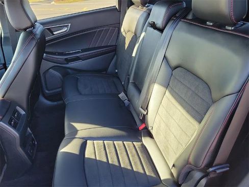 Certified 2020 Ford Edge ST-Line image 12