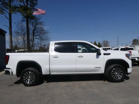 Used 2020 GMC Sierra 1500 AT4 w/ Off-Road Performance Package image 4