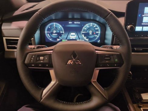 New 2025 Mitsubishi Outlander SEL image 19