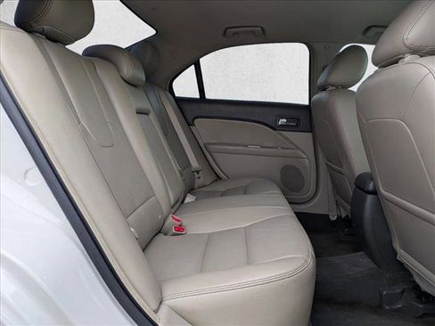 Used 2011 Ford Fusion SEL image 19