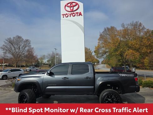 Used 2021 Toyota Tacoma TRD Off-Road image 4