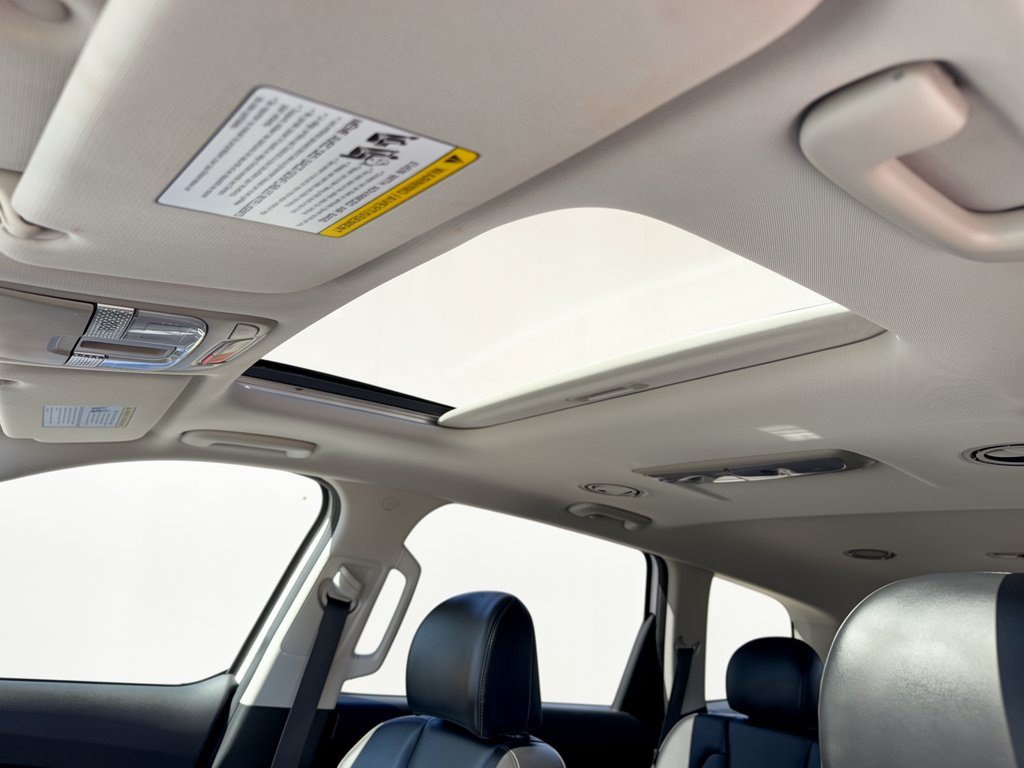 Used 2025 Kia Telluride S FWD image 27