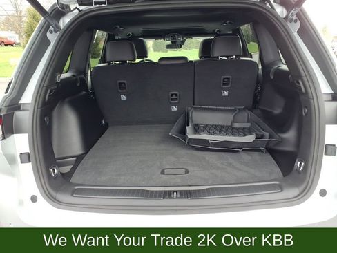 Used 2025 Jeep Grand Cherokee 4WD image 25