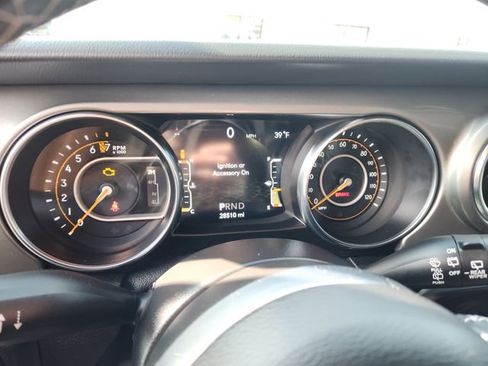 Used 2021 Jeep Wrangler Unlimited Sahara AWD/4WD image 19