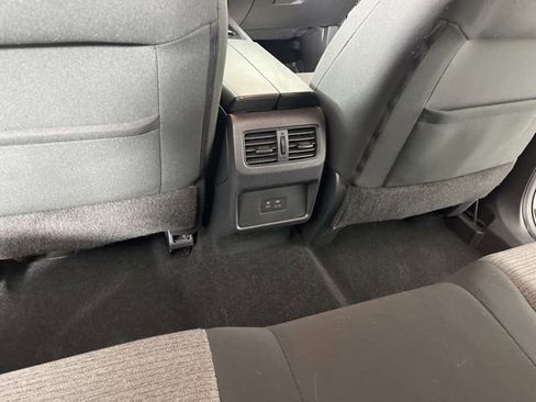 Used 2022 Nissan Rogue SV FWD image 42