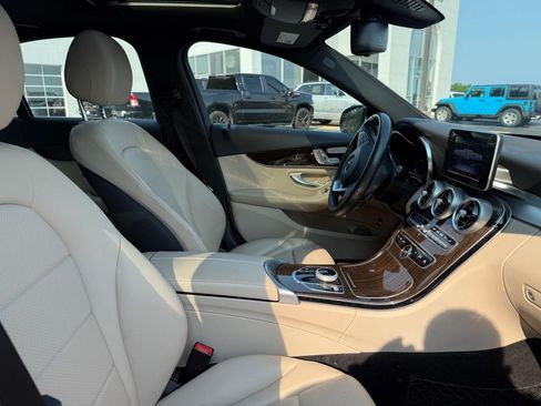 Used 2018 Mercedes-Benz C 300 4MATIC Sedan image 6