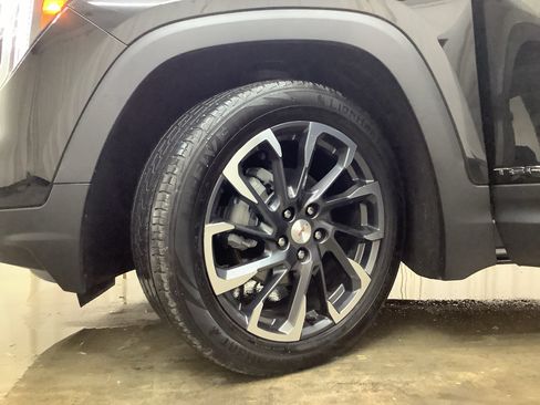 Used 2024 GMC Terrain SLT FWD image 25
