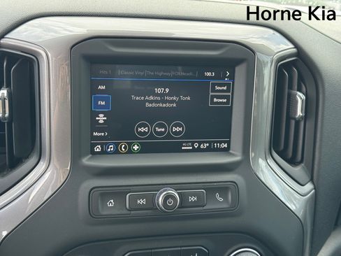 Used 2023 Chevrolet Silverado 1500 Custom image 17