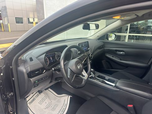 Used 2022 Nissan Sentra SV image 3