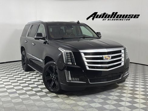 Used 2018 Cadillac Escalade Luxury AWD/4WD image 1