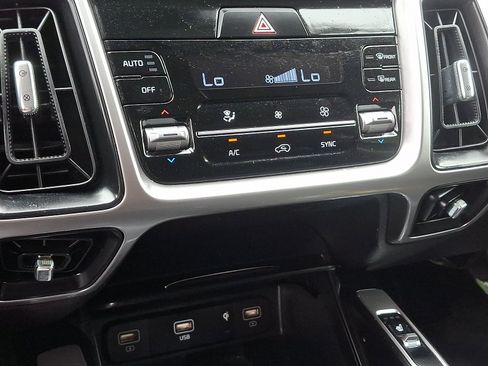 Certified 2023 Kia Sorento S AWD/4WD image 15