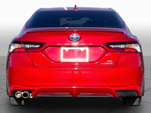 Used 2021 Toyota Camry SE FWD image 5