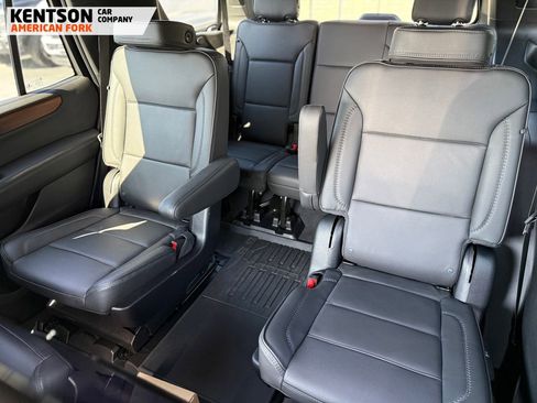 Used 2025 GMC Yukon Denali w/ Advanced Technology Package AWD/4WD image 38