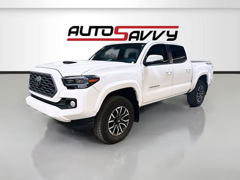 Used 2020 Toyota Tacoma TRD Sport w/ TRD Premium Sport Package AWD/4WD image 3
