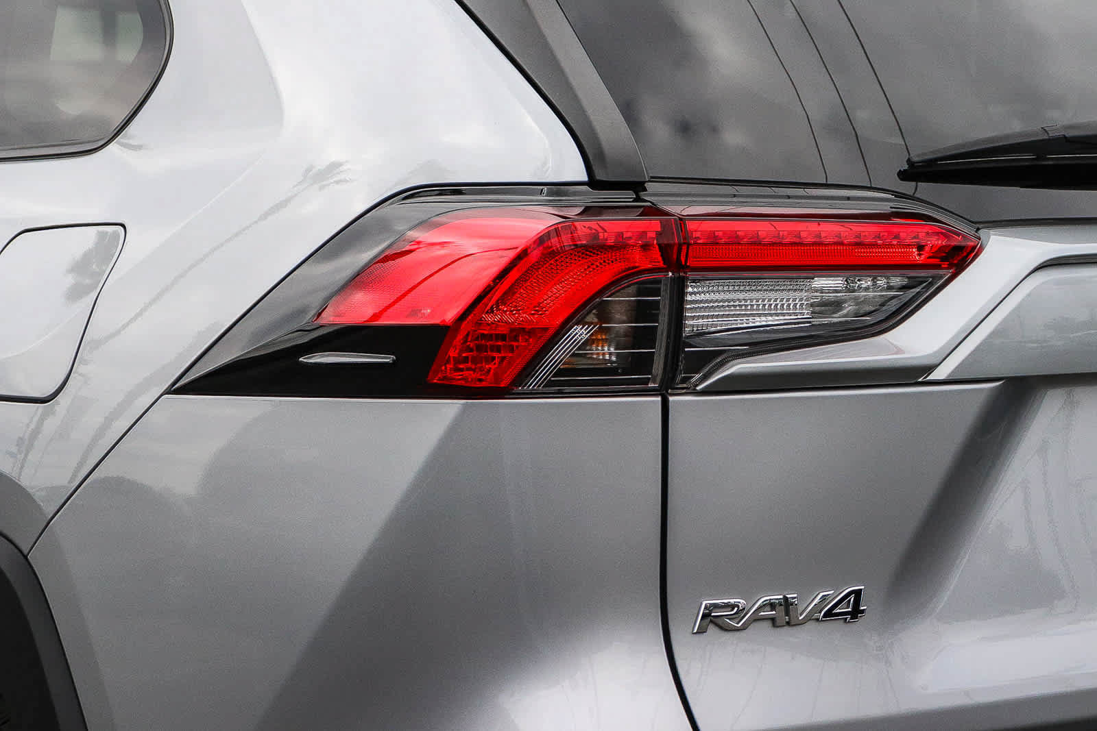 Used 2024 Toyota RAV4 LE AWD/4WD image 11