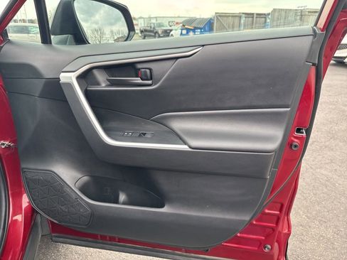 Used 2020 Toyota RAV4 LE w/ All Weather Liner Package image 39