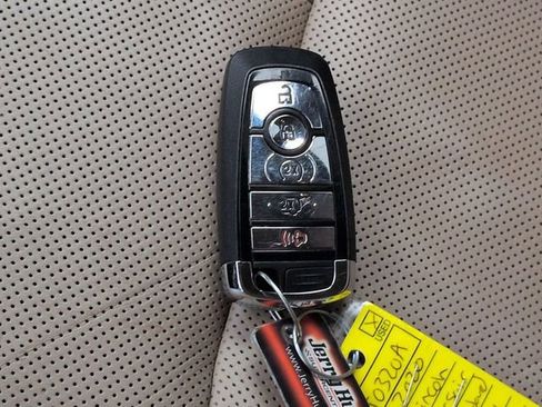 Used 2020 Lincoln Corsair AWD image 26