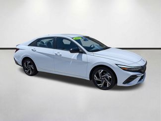 Used 2025 Hyundai Elantra SEL FWD video 1