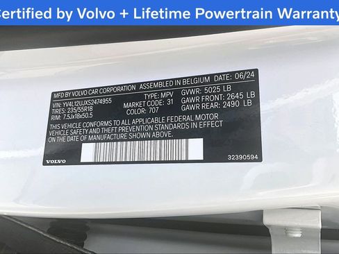 Certified 2025 Volvo XC40 B5 Core image 44